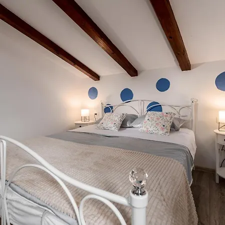 Relax In 2 Bedroom App In Old Town W/ac And Wifi