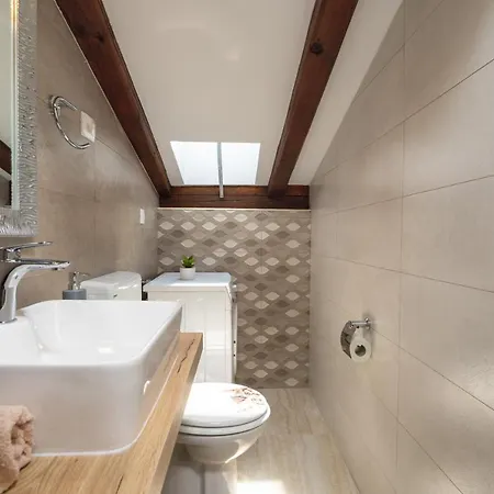 아파트 Relax In 2 Bedroom App In Old Town W/ac And Wifi