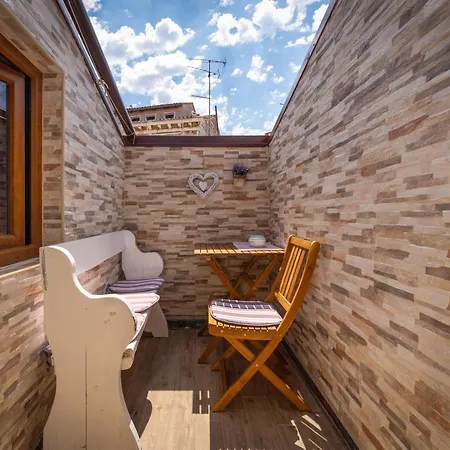 Relax In 2 Bedroom App In Old Town W/ac And Wifi